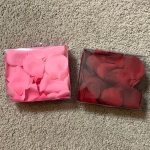 Decorative‎ Rose Petals - NWOT